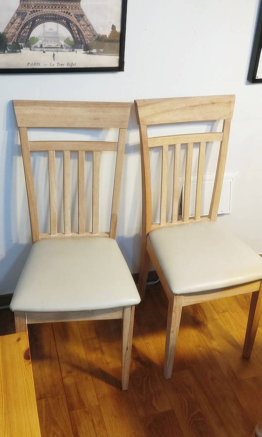 완성된 식탁의자