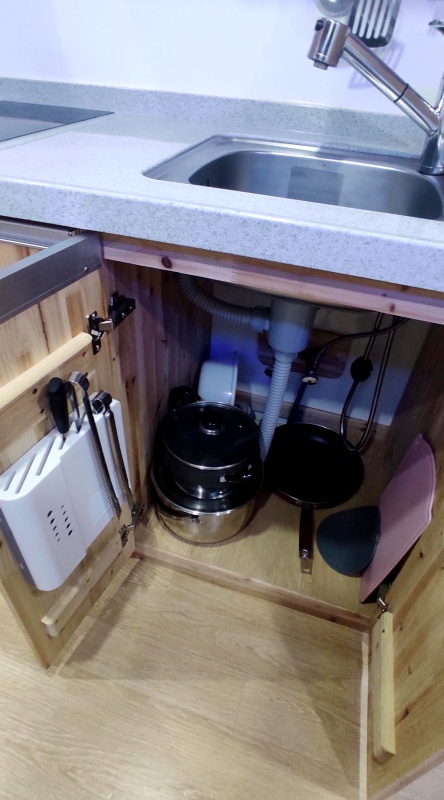 요리를 할수있는 냄비와 프라이펜