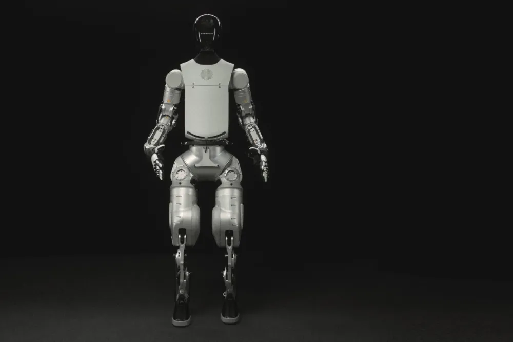 다방면에서 사람을 닮은 느낌의 HMND 01 ALPHA BIPEDAL