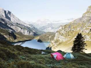 캠핑에서 스마트하게! 최신 캠핑 IT 기기 활용법