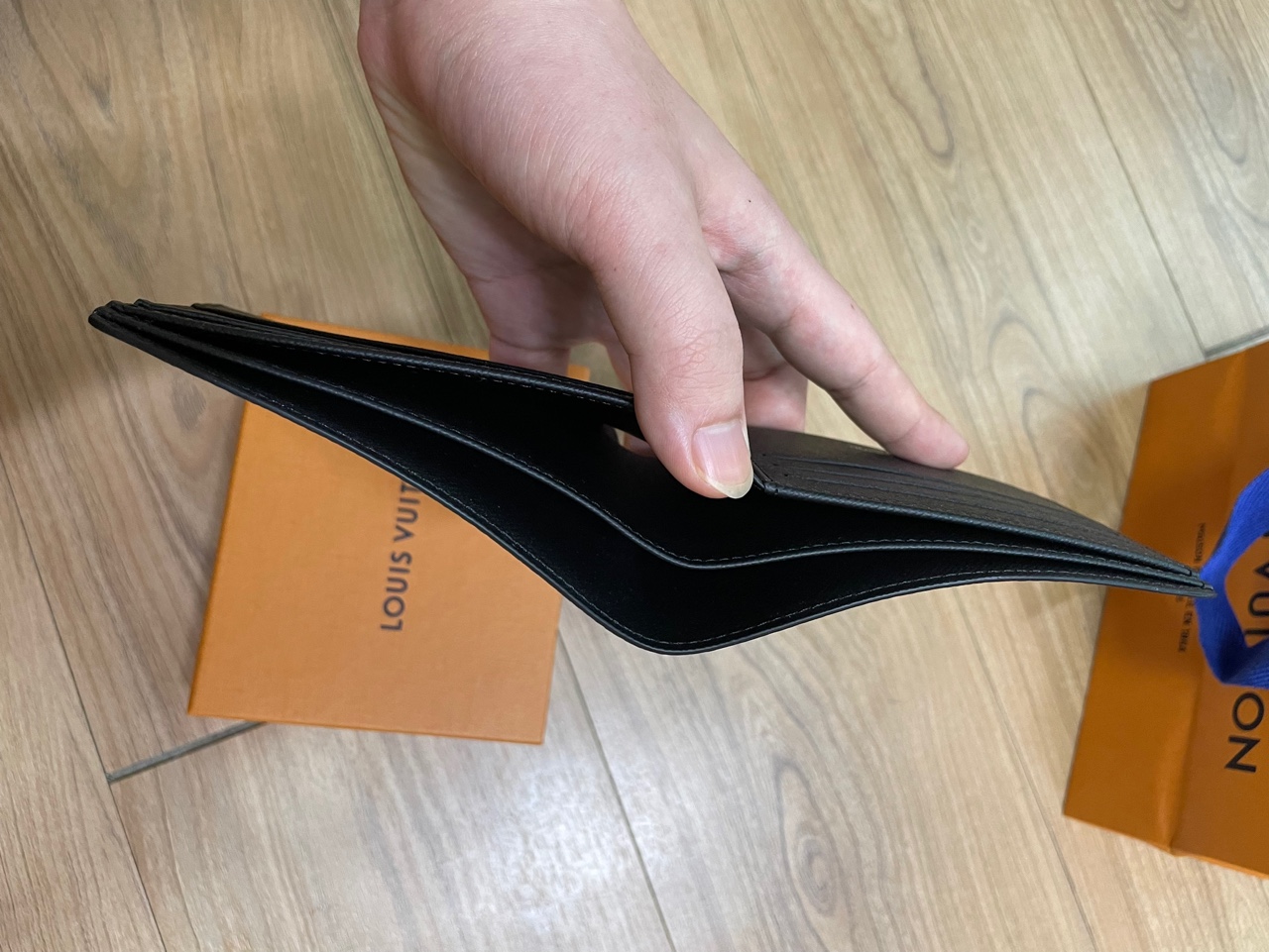 루이비통-지갑-지폐포켓