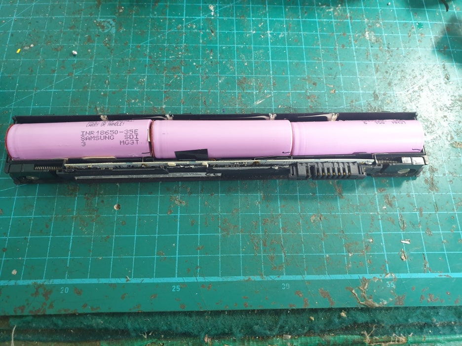 삼성 inr18650-35e셀로 리필 작업 완료