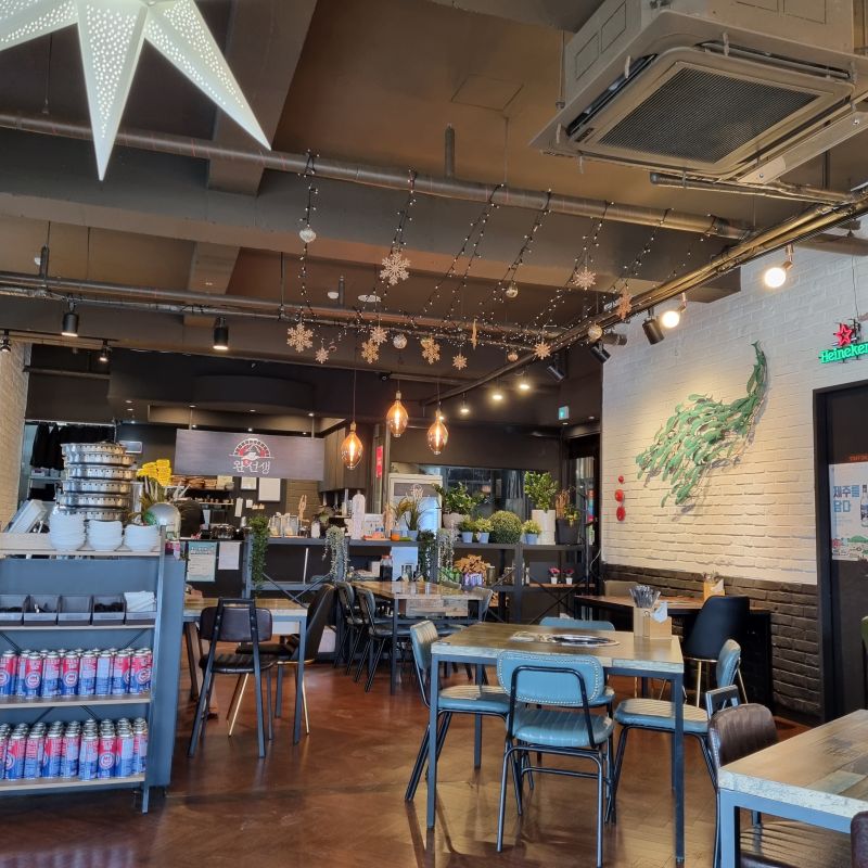 완선생-내부-사진