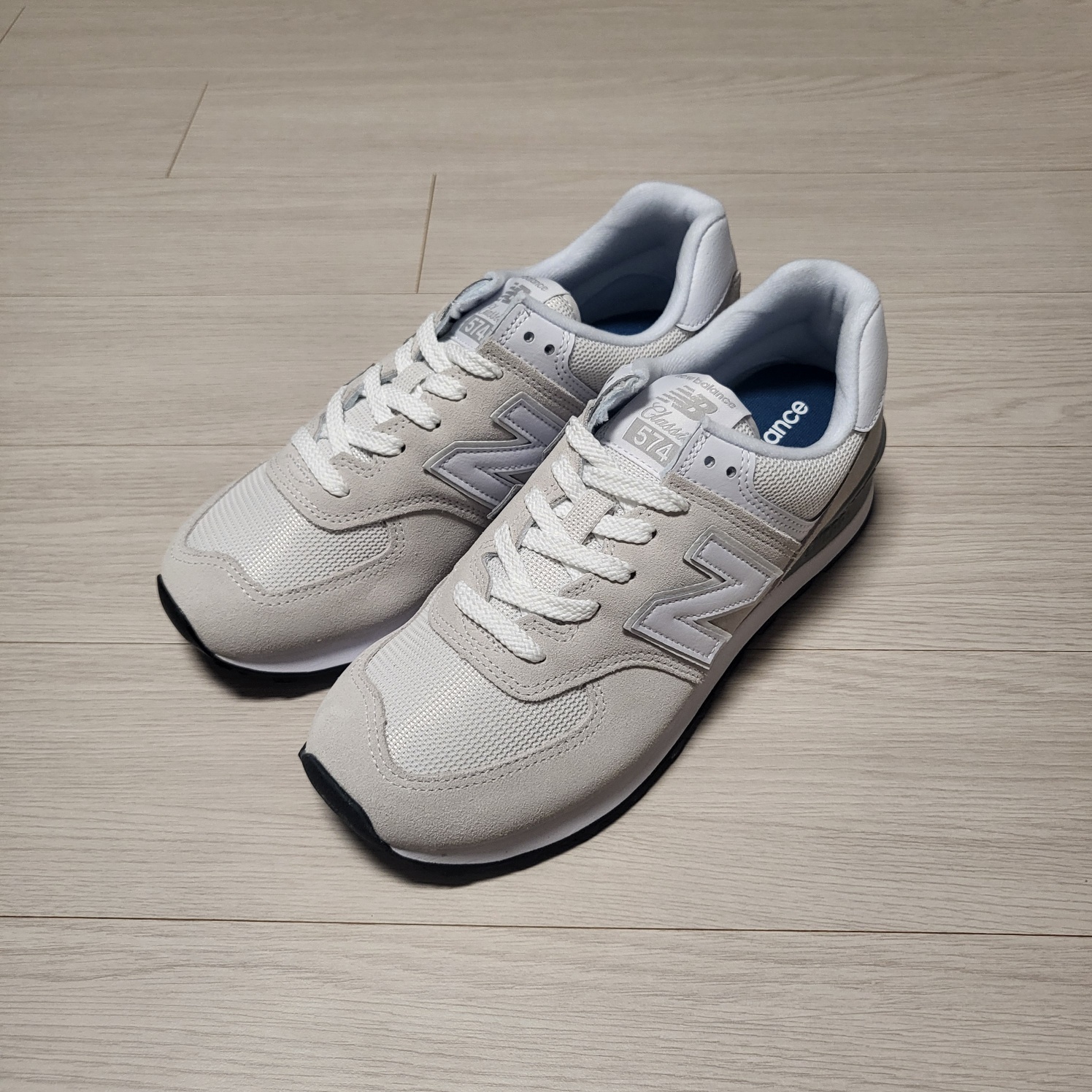 뉴발란스 ML574EVW 실사2