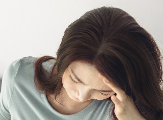 어지럼증 뇌졸중증상 응급상황 이석증 메니에르병 심인성어지럼증 건강정보 119 전정재활 균형감각