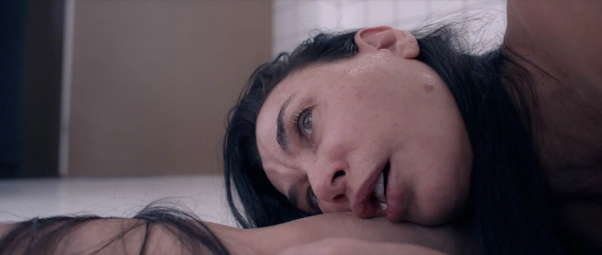 영화 '서브스턴스(The Substance)' 관람평 - 현대 사회의 외모 지상주의와 젊음에 대한 집착 풍자