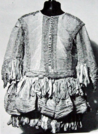 루프장식이 있는 남성 바로크의상