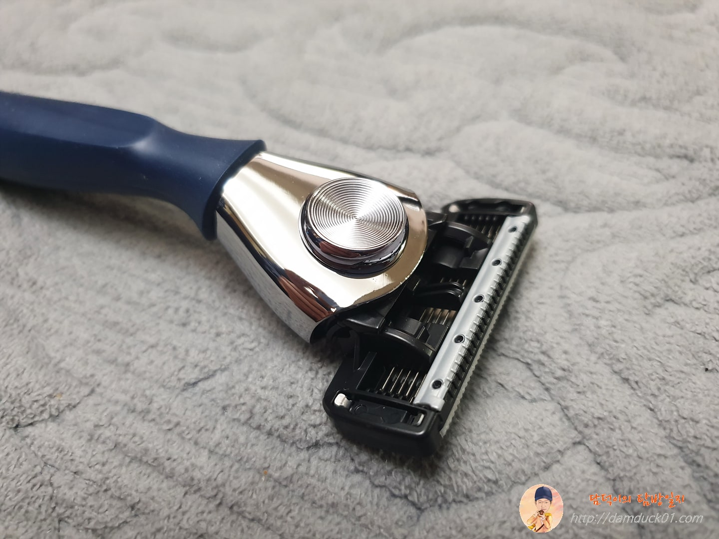 와이즐리 면도 핸들과 PRO 면도날