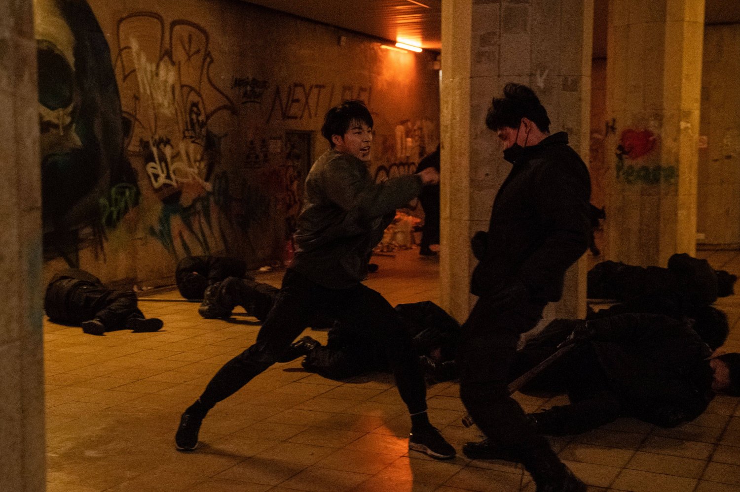 [넷플릭스 드라마 추천] 사냥개들 몇부작, 원작 웹툰, 줄거리 결말, 등장인물 우도환 이상이 김새론(현주 역)