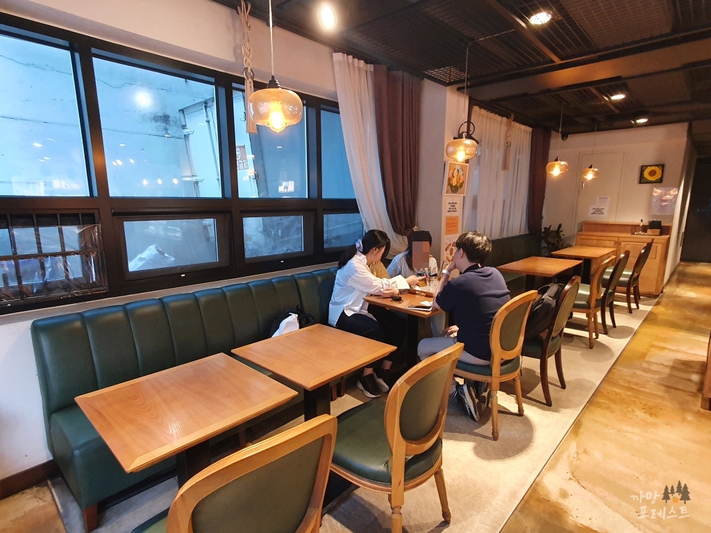 김영모 과자점 내부