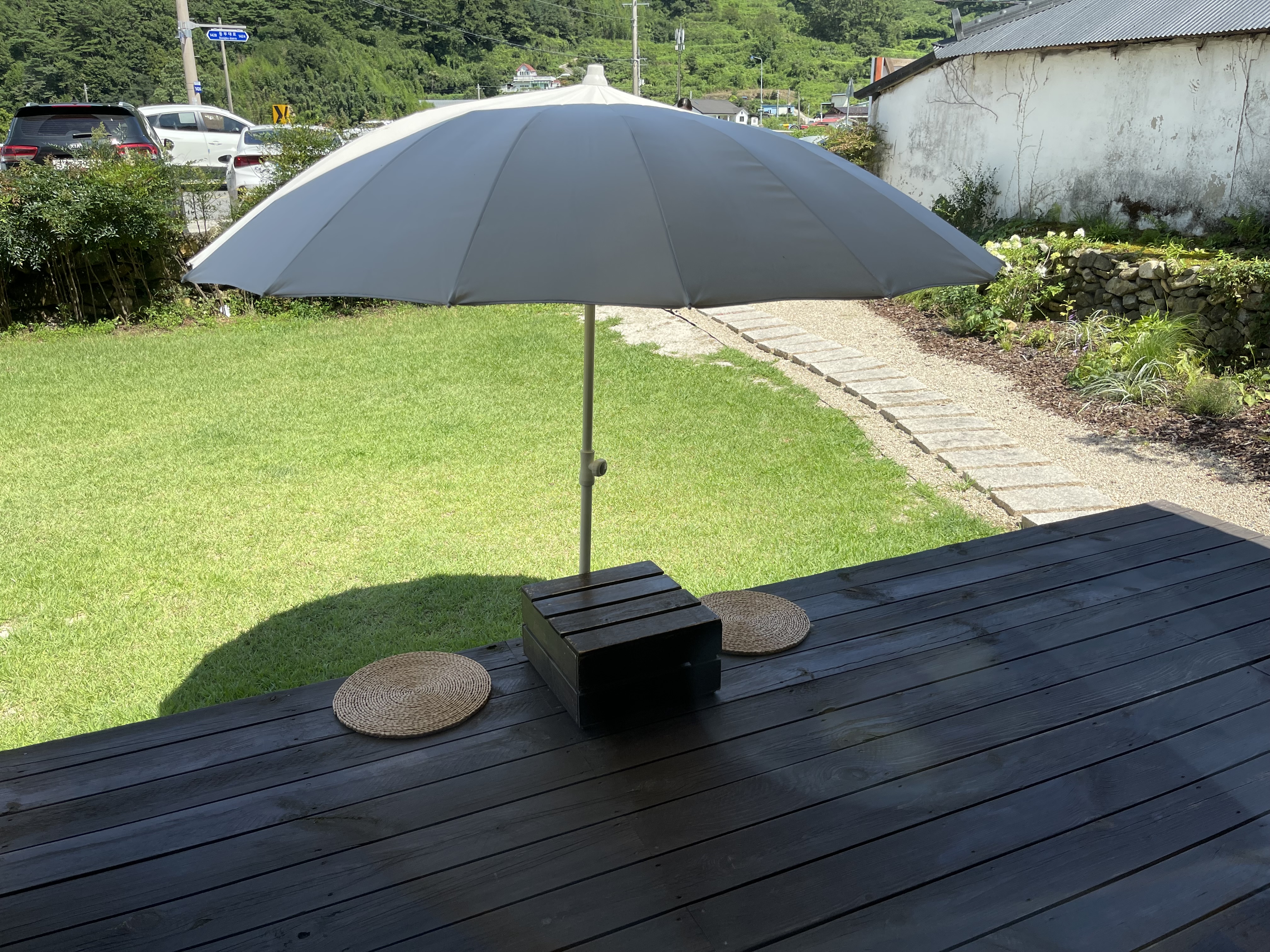 카페 유자 야외 좌석