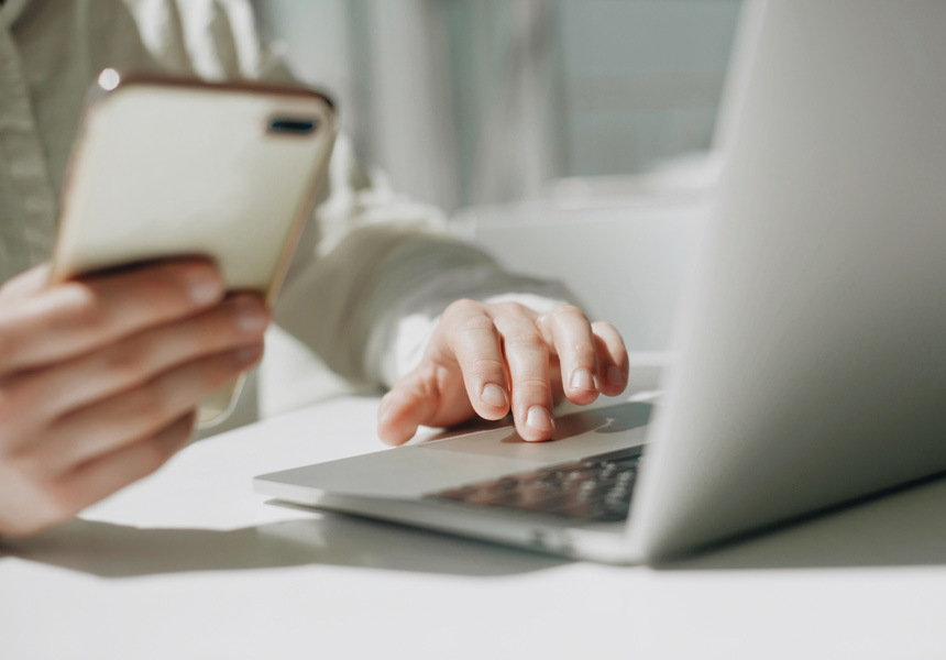 모바일 뱅킹 앱으로 IRP 계좌를 개설하는 모습