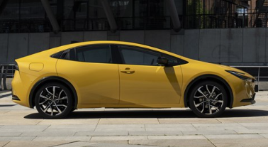 토요타 프리우스 플러그인 하이브리드 외부디자인