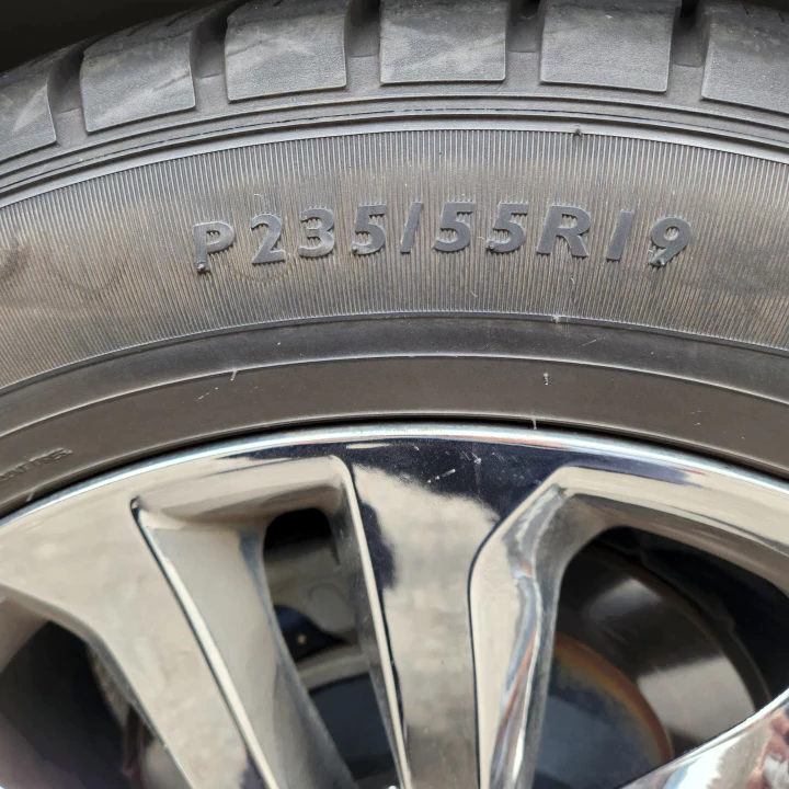 올뉴 카니발 타이어 P235 / 55 R19 타이어 폭, 편평비, 내경