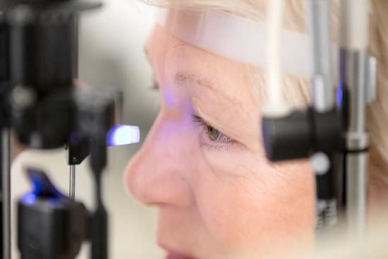 실명 증상 총정리 ❘ 시력 상실 전 나타나는 신호