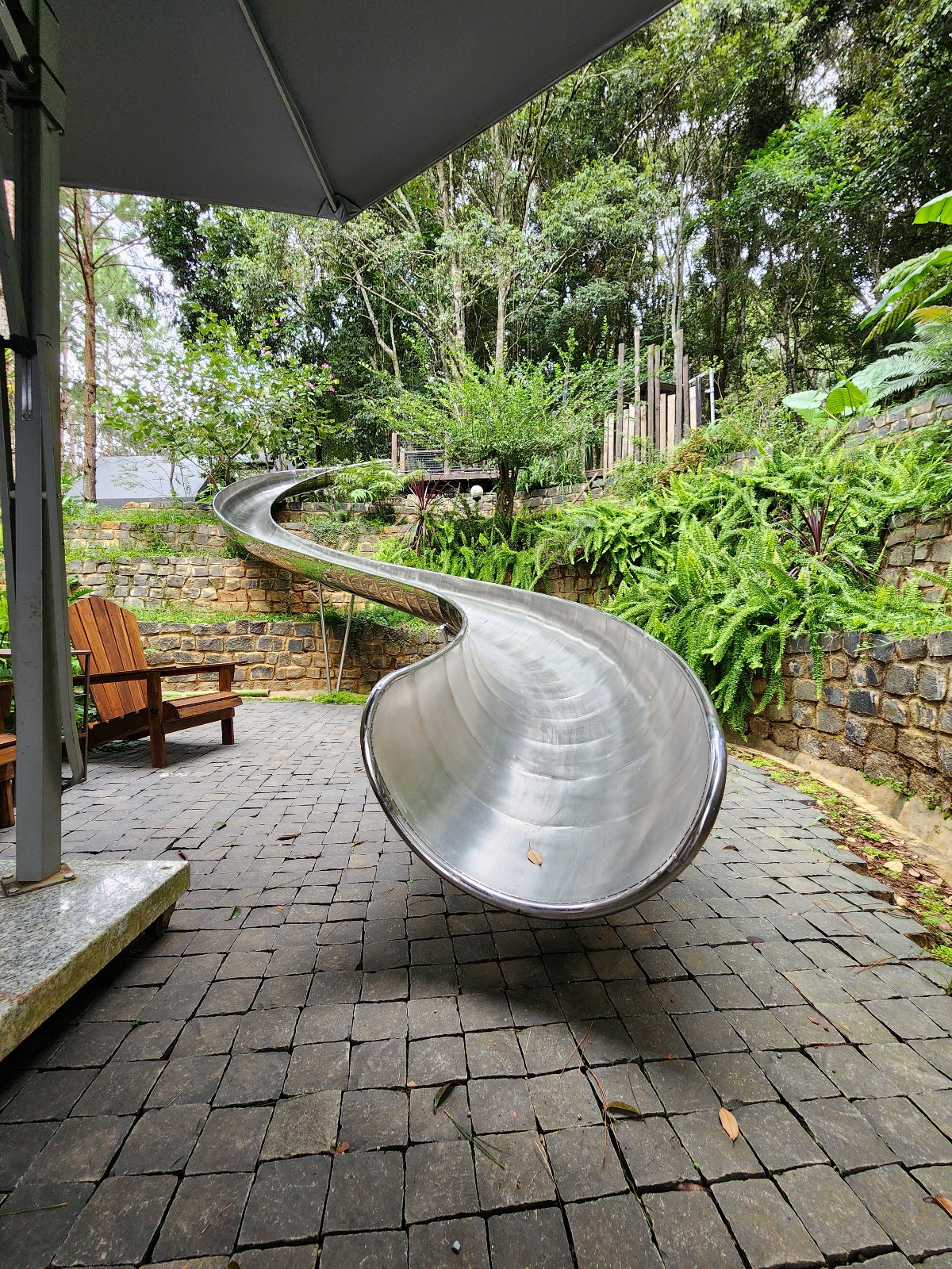 스타 옆 미끄럼틀