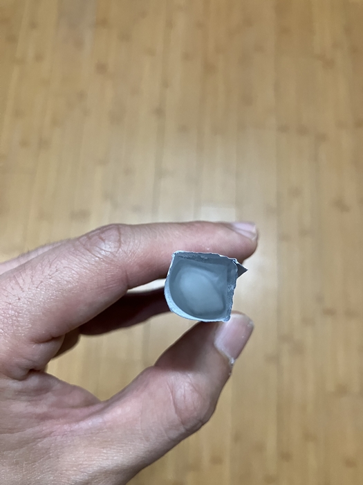 고려은단 메가도스C 3000mg 비타민C 스틱 개봉 후 내용물, 흰색 분말 비타민C가 담긴 내부 모습