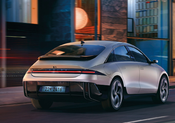 아이오닉6 후면 디자인