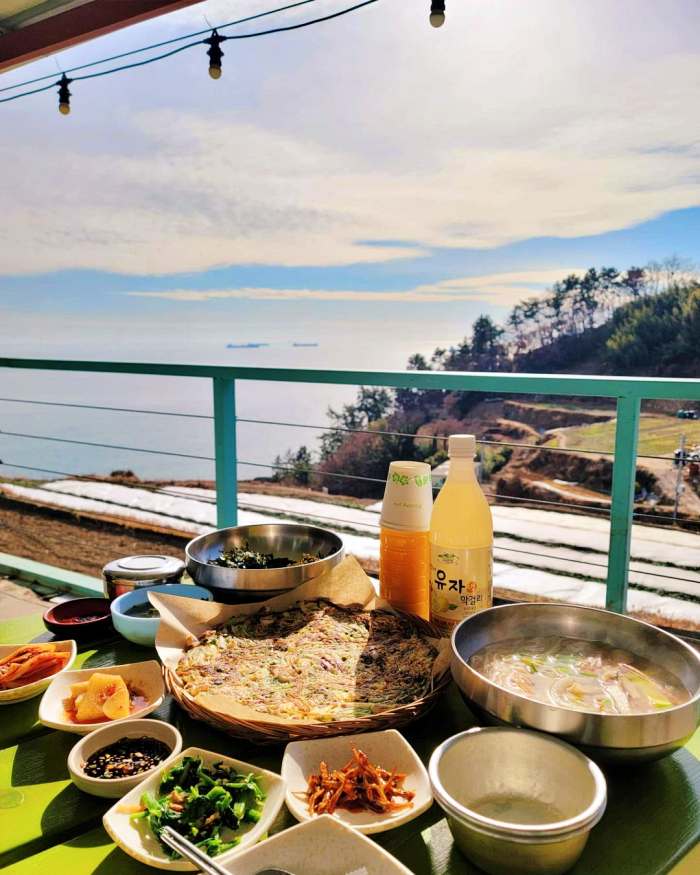 생방송 오늘저녁 경남 남해 멸치쌈밥정식 멸치회무침 맛집