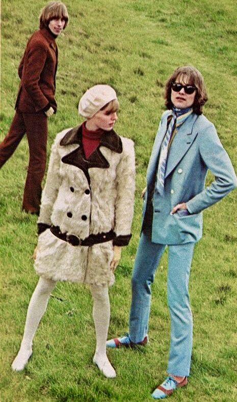 모드 룩 &ndash; 세련됨과 미래적 감각