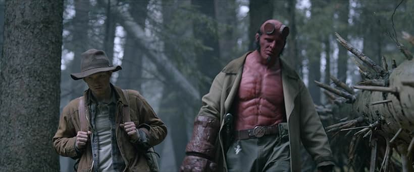 액션 공포 판타지 영화추천 헬보이 : 크룩드 맨 결말 후기 리뷰 - 호평과 혹평