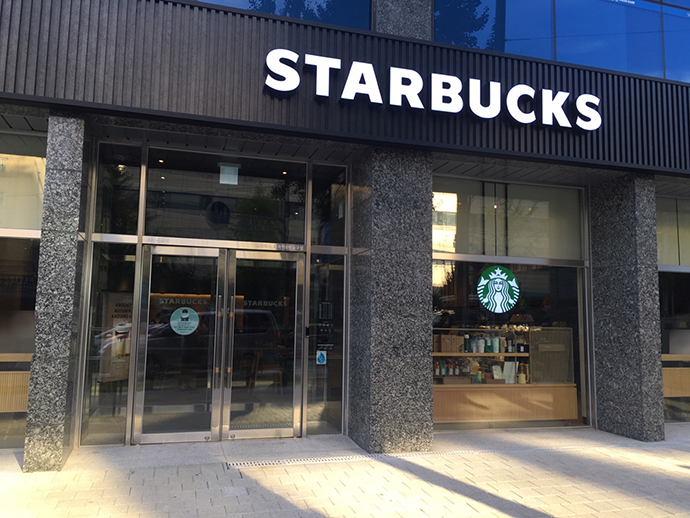 스타벅스-화곡역-8번출구점-매장-입구