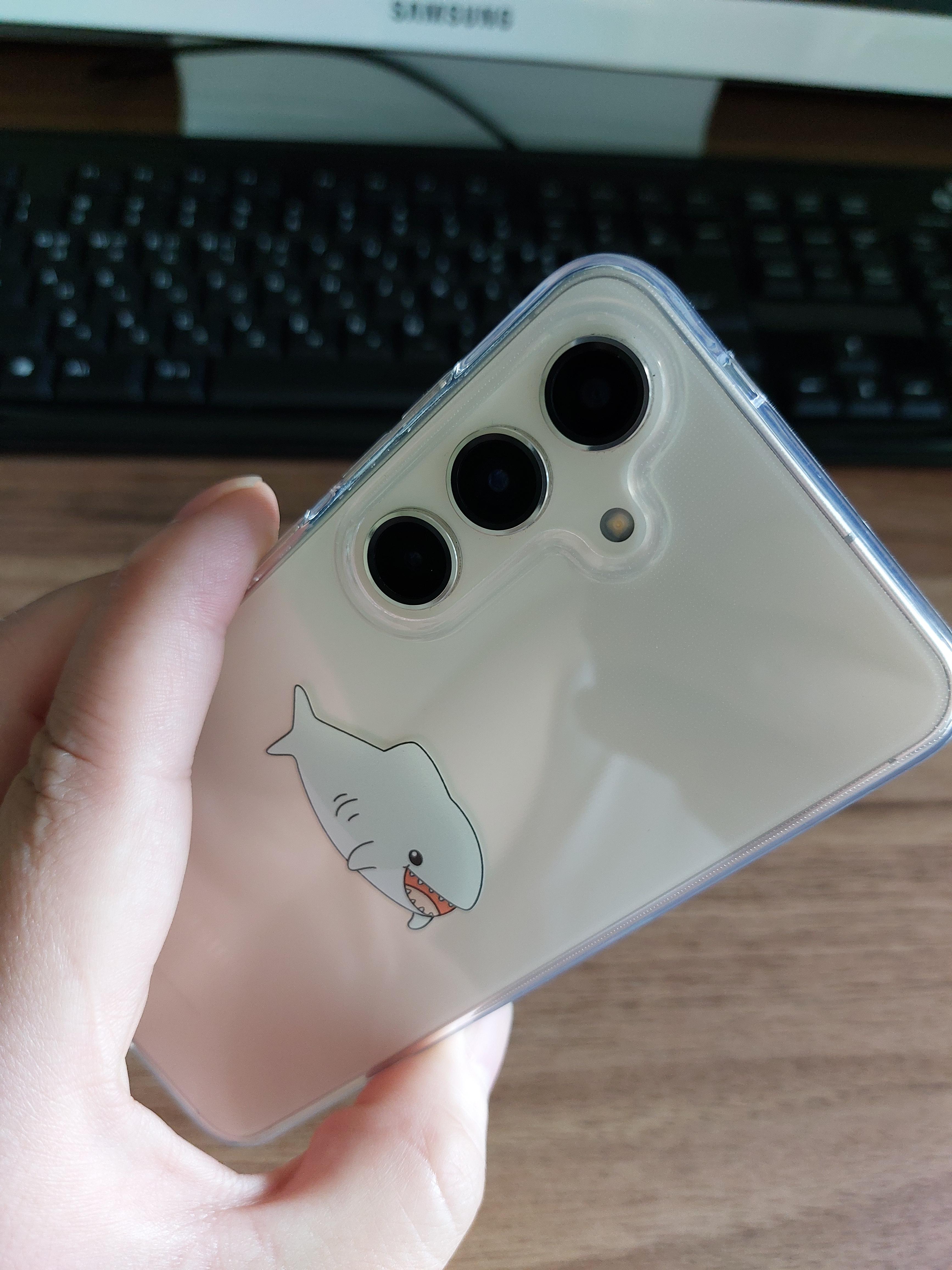 S24 상어 젤리케이스 카메라 부분