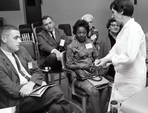 산재에-대한-업무-관련성에-대한-의사의-특별진찰-과정에-대하여-설명하고-있다