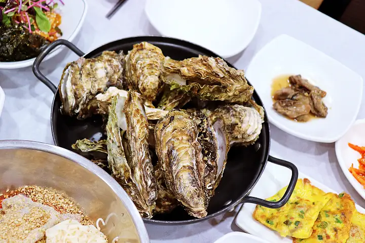 생생정보 굴삼합 굴무침 굴어묵 굴조림 생굴 석화찜 굴솥밥 굴탕수육 맛집