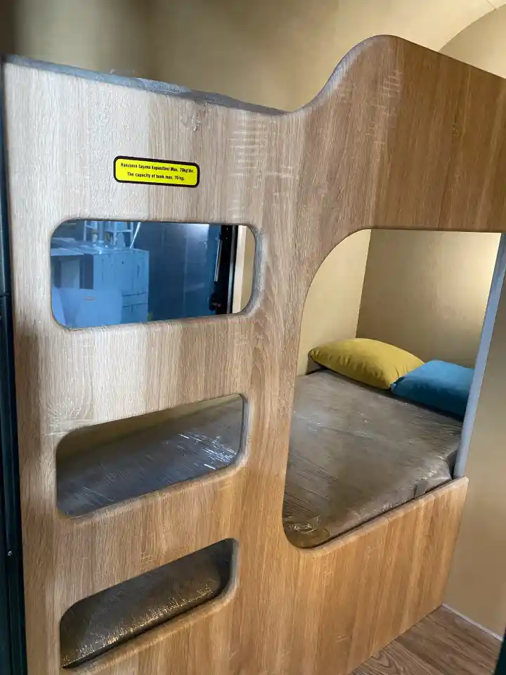 카라반-내부-2층침대