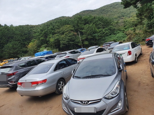 하나개해수욕장-붐비는-주차장