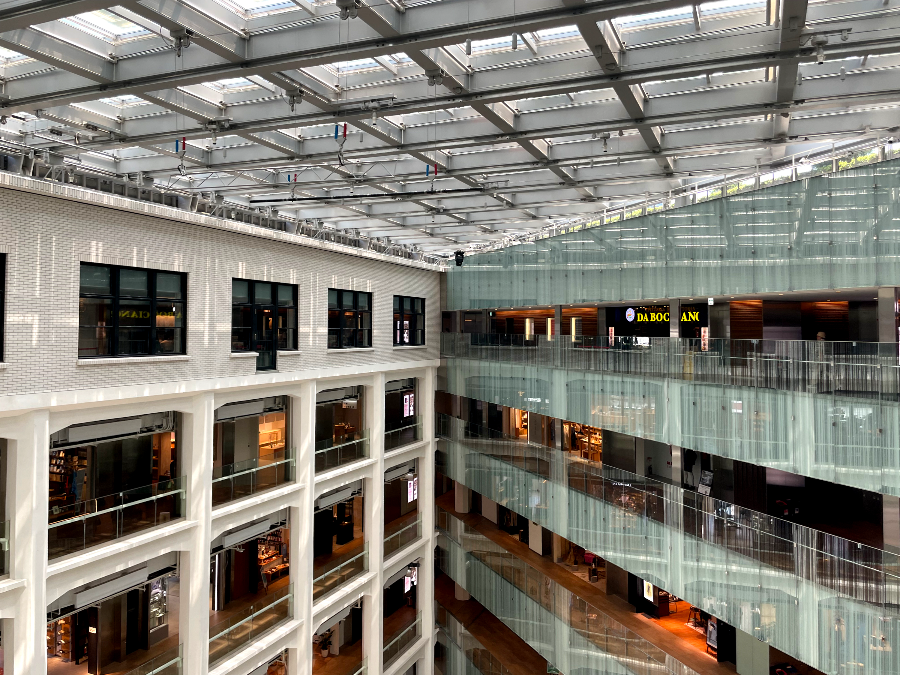 도쿄역 킷테 마루노우치 타워 실내