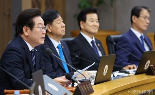 청년 고용난 해소와 민관 협력