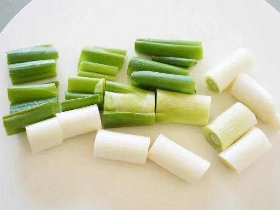 지방이 쌓이는 것을 억제하는 대파