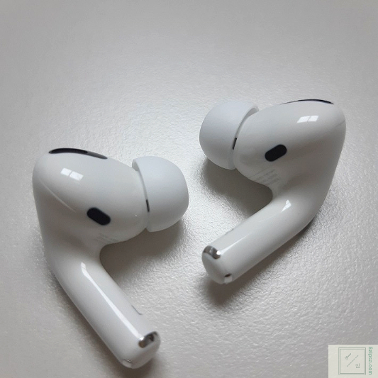 에어팟프로 본 기기 이미지 입니다.