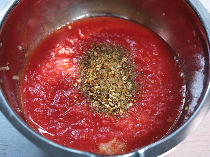 팬에서 끓이는 토마토 소스, 이탈리안 시즈닝