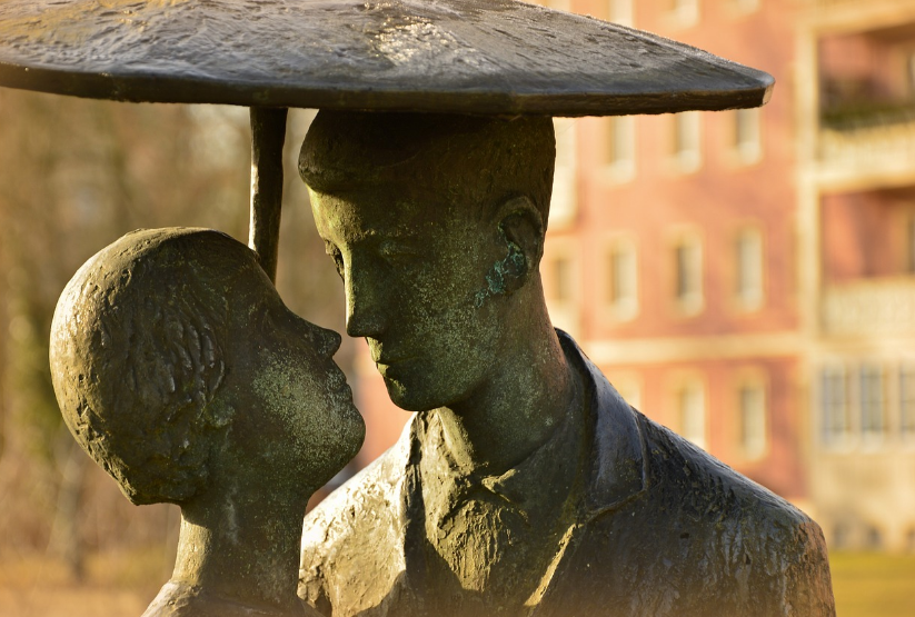 키스병에 대한 사회적 태도와 편견은 예방과 치료에 중요한 영향을 미친다