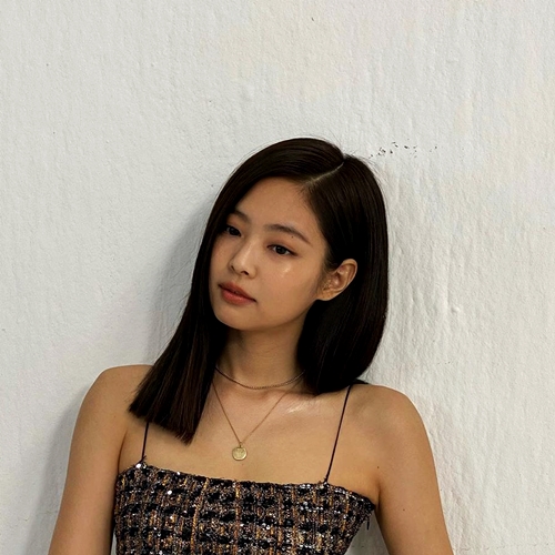 블랙핑크 제니 패션 정보: 인스타그램 속 그녀의 모습은?