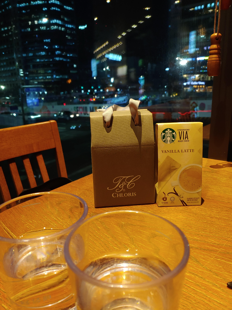 봉은사-들른-후,-코엑스-사거리점-스타벅스