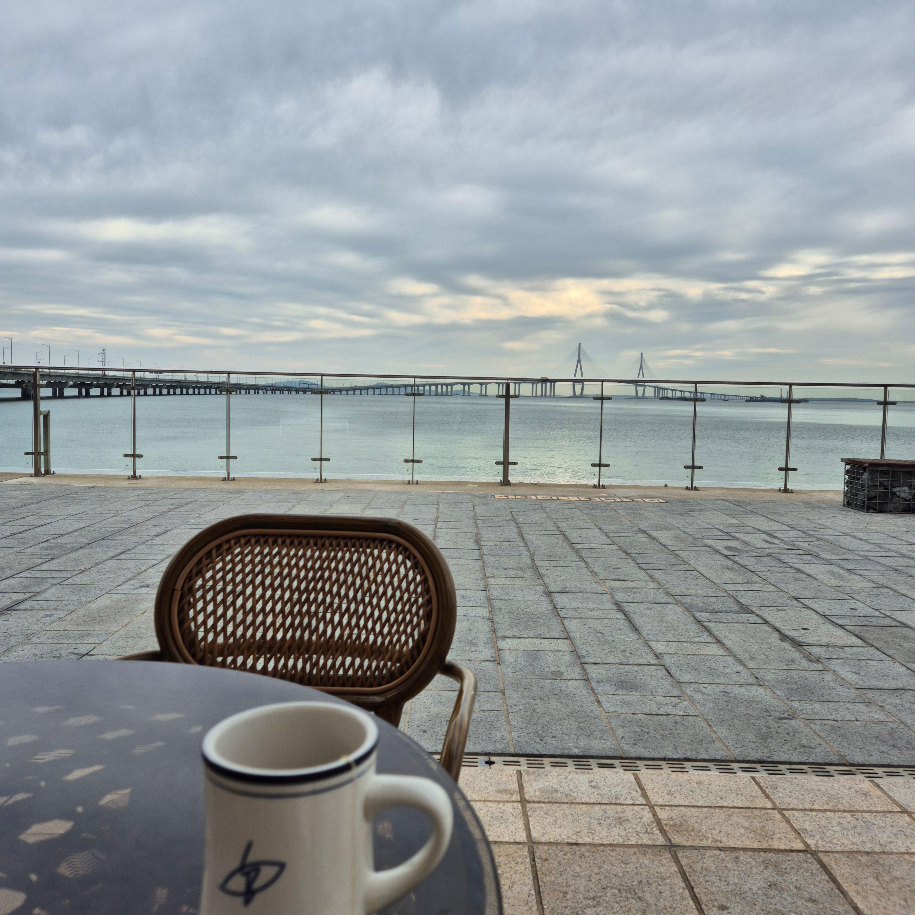 롱비치 커피앤 브래드, 송도 오션뷰 카페, 인천대교 카페, 송도 베이커리카페, 롱비치 커피앤 브래드 후기, 송도 카페 추천, 인천 오션뷰 카페