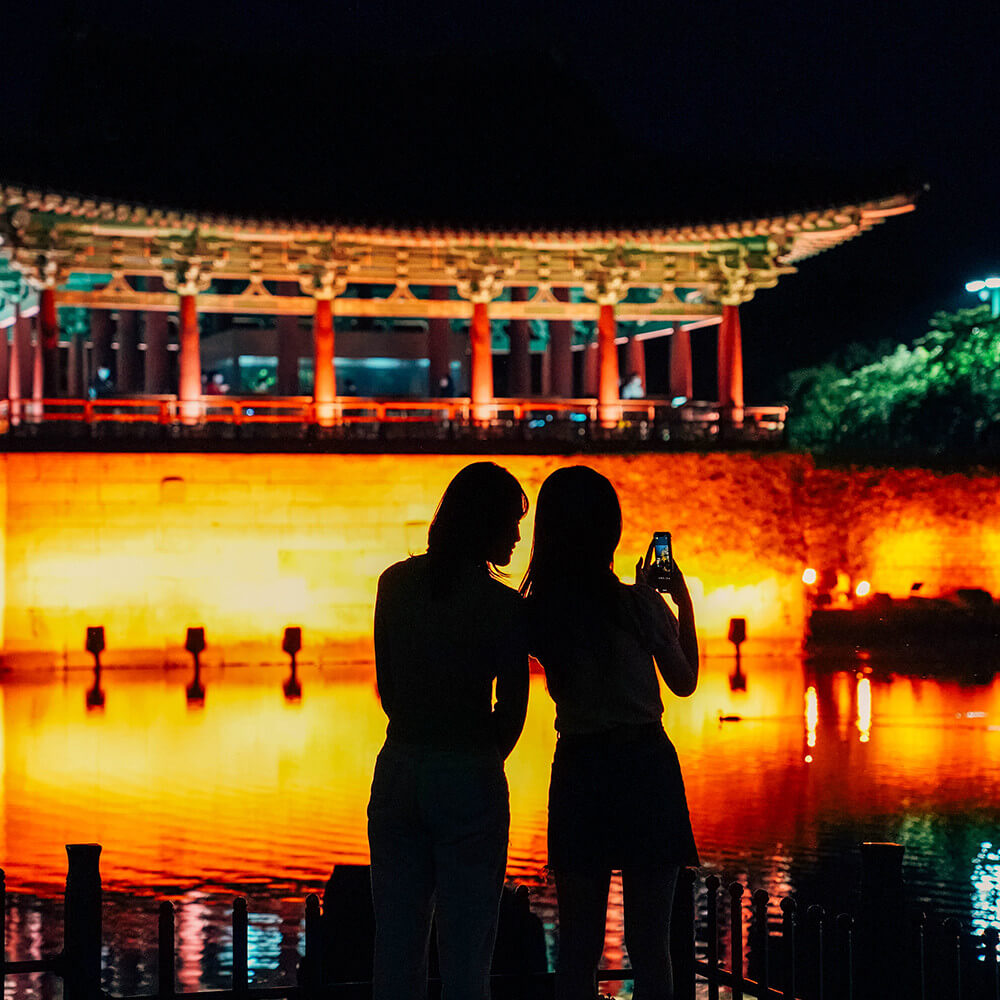 생방송투데이 3785회 &amp;#39;보고&amp;#44; 먹고&amp;#44; 즐기고! 3GO 여행&amp;#39; 경북 경주편&amp;#44; 경주대릉원&amp;#44; 동궁과 월지&amp;#44; 골굴사&amp;#44; 경주 얼굴빵 황리단길 맛집&amp;#44; 경주시 자전거공원&amp;#44; 서악마을