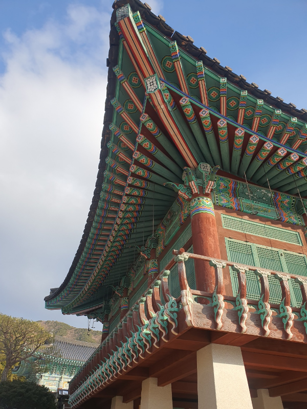 부인사 입구 삼광루 처마