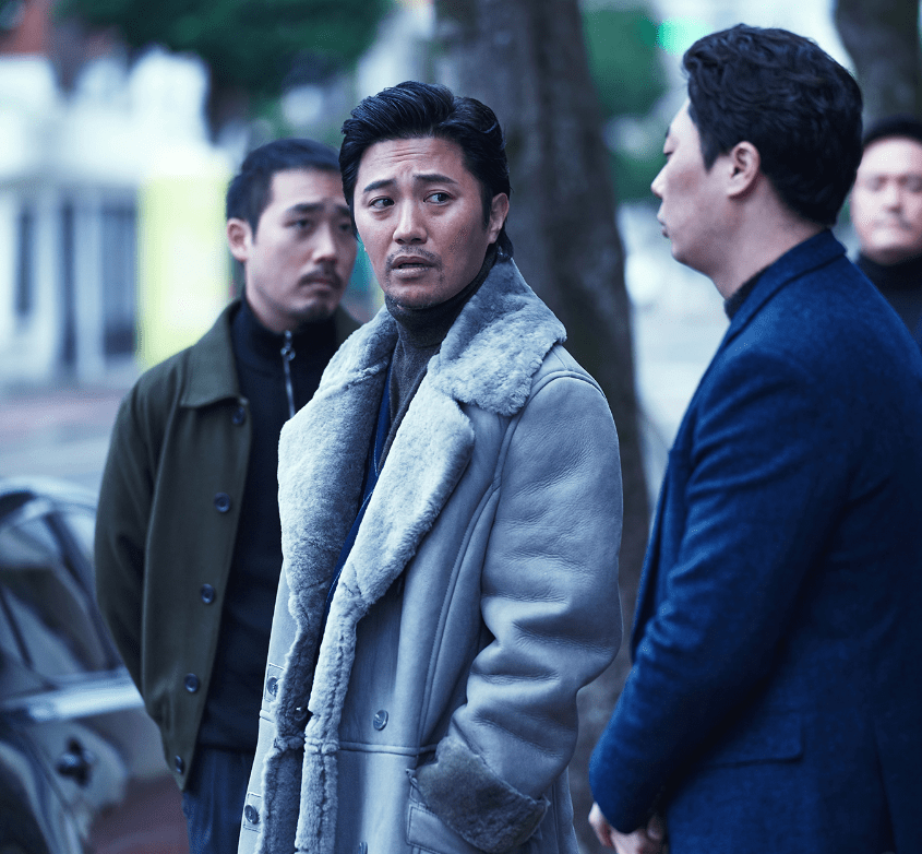 부하들에게-무언가를-지시하는-용두