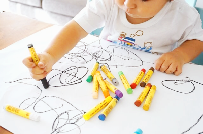 일상 속에서 자녀와 함께하는 추상화 놀이