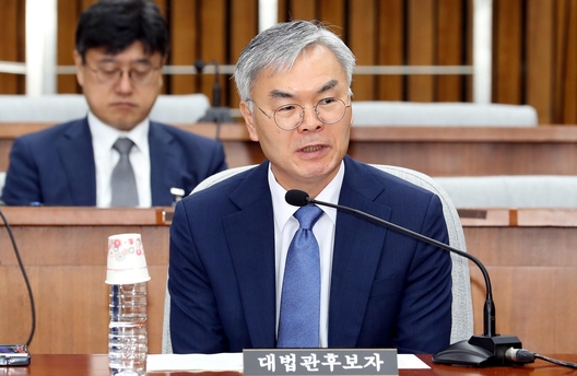 민주당의 꼼수, 새 대법원장 후보 부결...좌파 대법관 대행 체제로