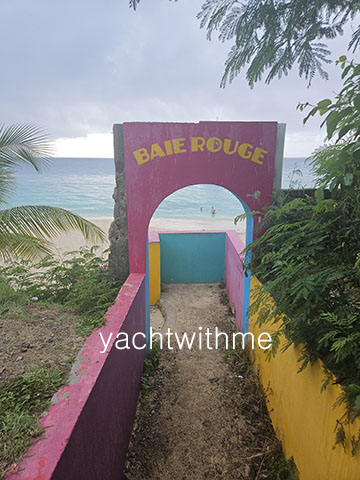 Baie Rouge-입구-해변
