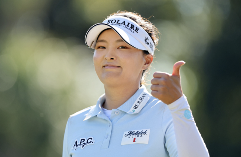 (좌)고진영, (우)신지애