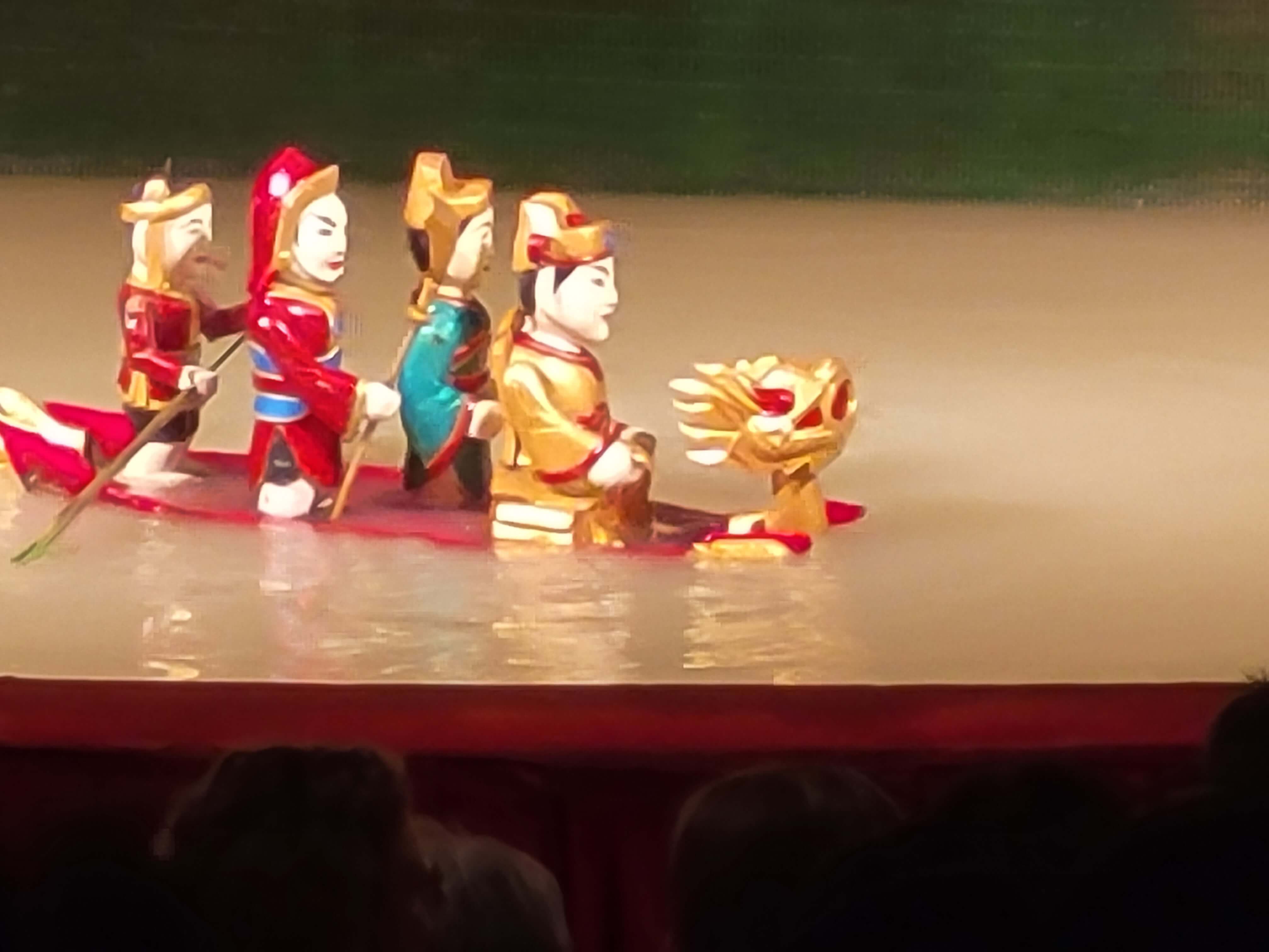 호치민 골든 드래곤 수상 인형극1