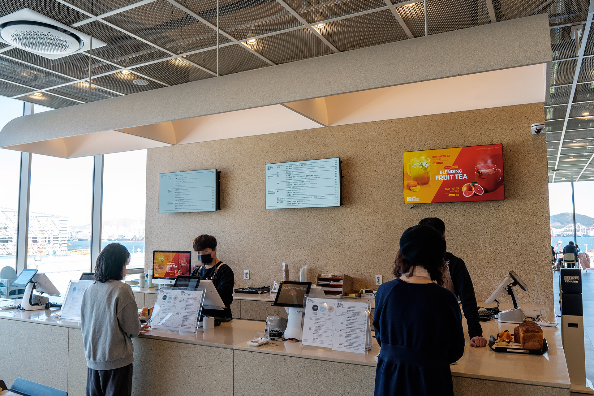 부산 영도 피아크 카페 앤 베이커리.