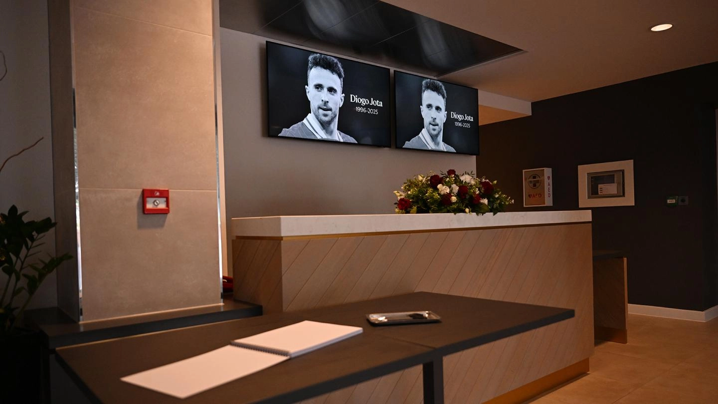 diogo-jota-condolence-book-03072025_83c457692597c6e83750ba90c9ceacf3